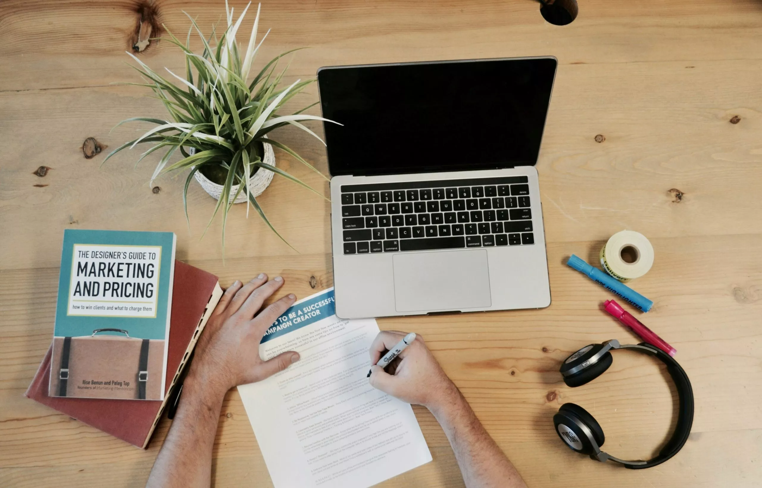 1727857366908×559817499744689200-feature social media marketing for beginners