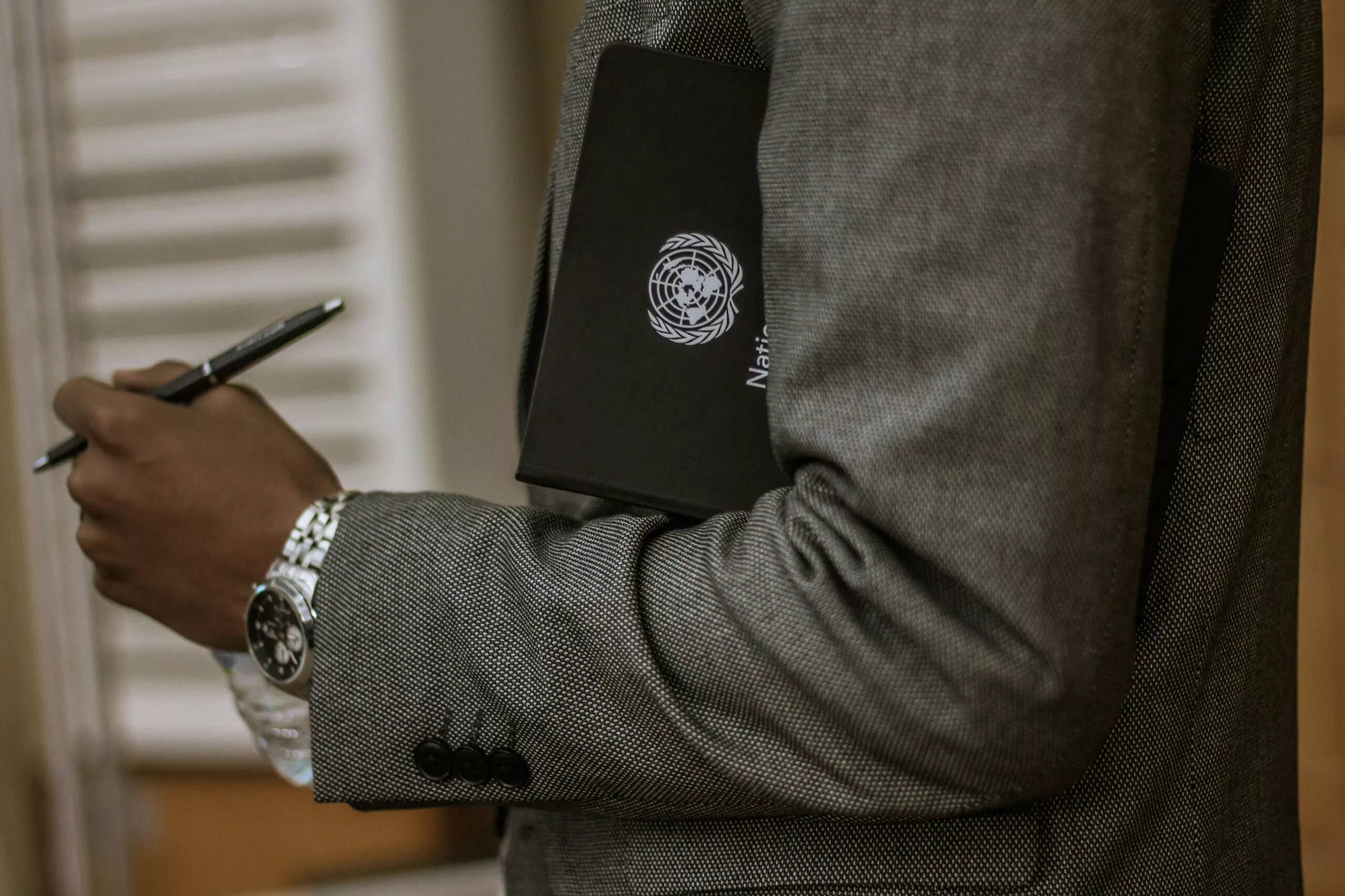 1727887677701×287975229571576300-feature how to get a job in united nations