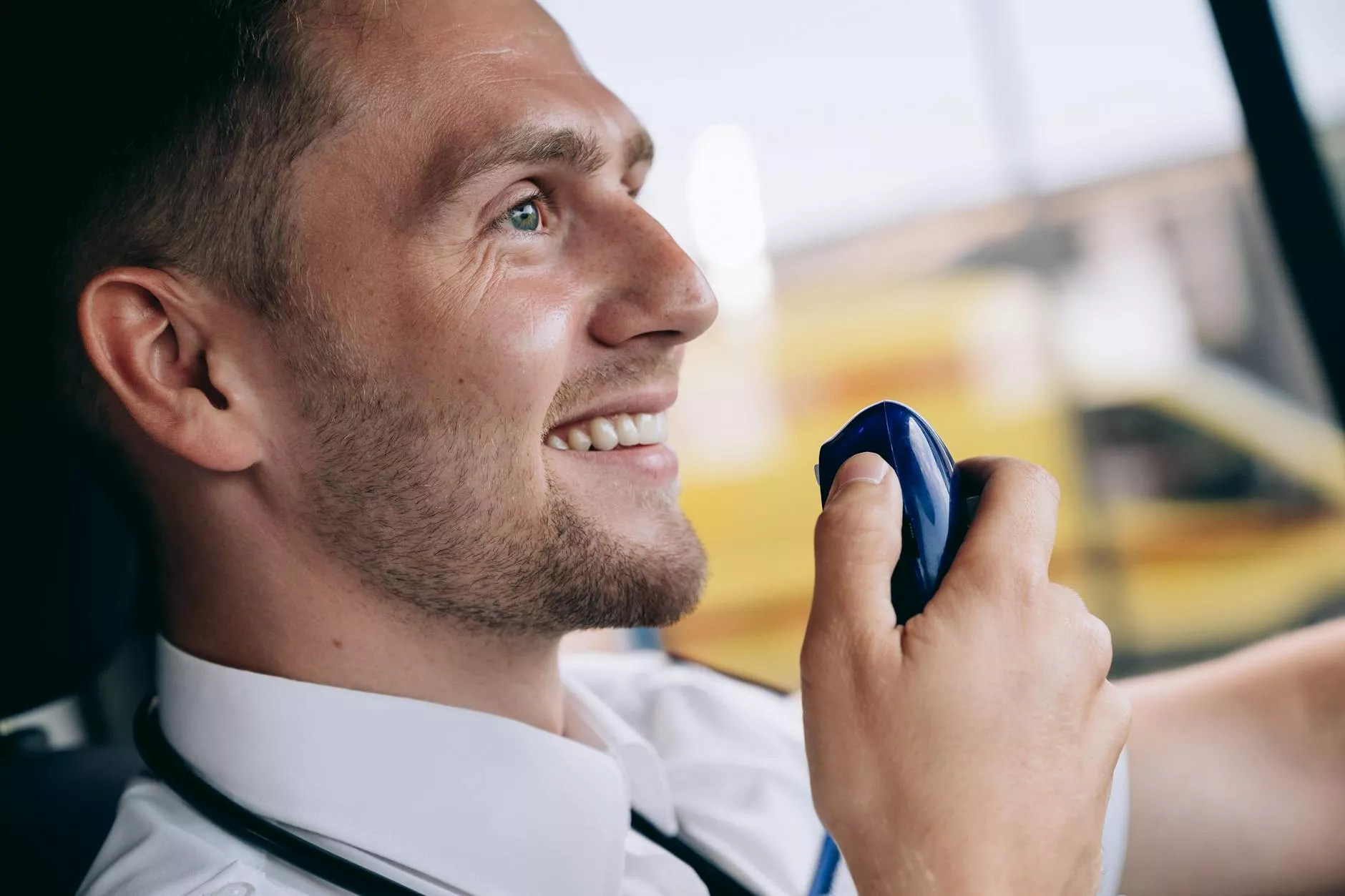 1728049235001×925928915845491300-feature how to get job in radio station